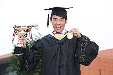 《蓝色协议》新预告片展示各式自定义服装内容